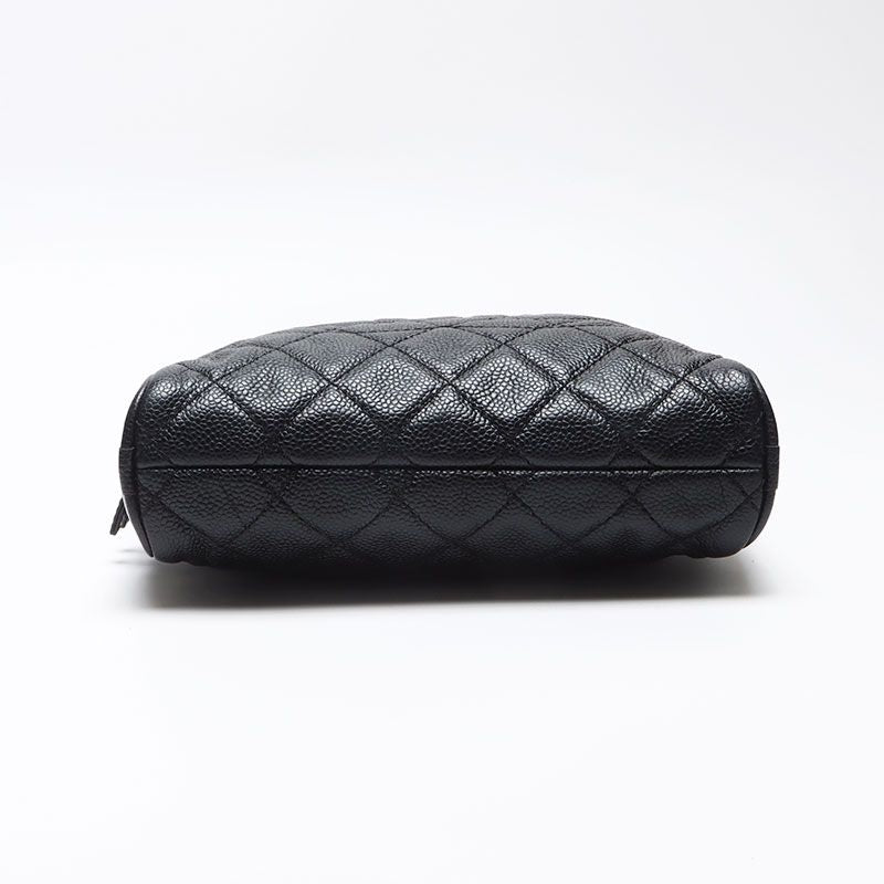 Chanel Shoulder Bag Caviar Leather CC Logo — view 7