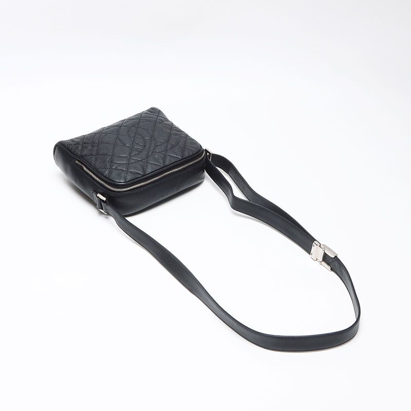 Chanel Shoulder Bag Caviar Leather CC Logo — view 9