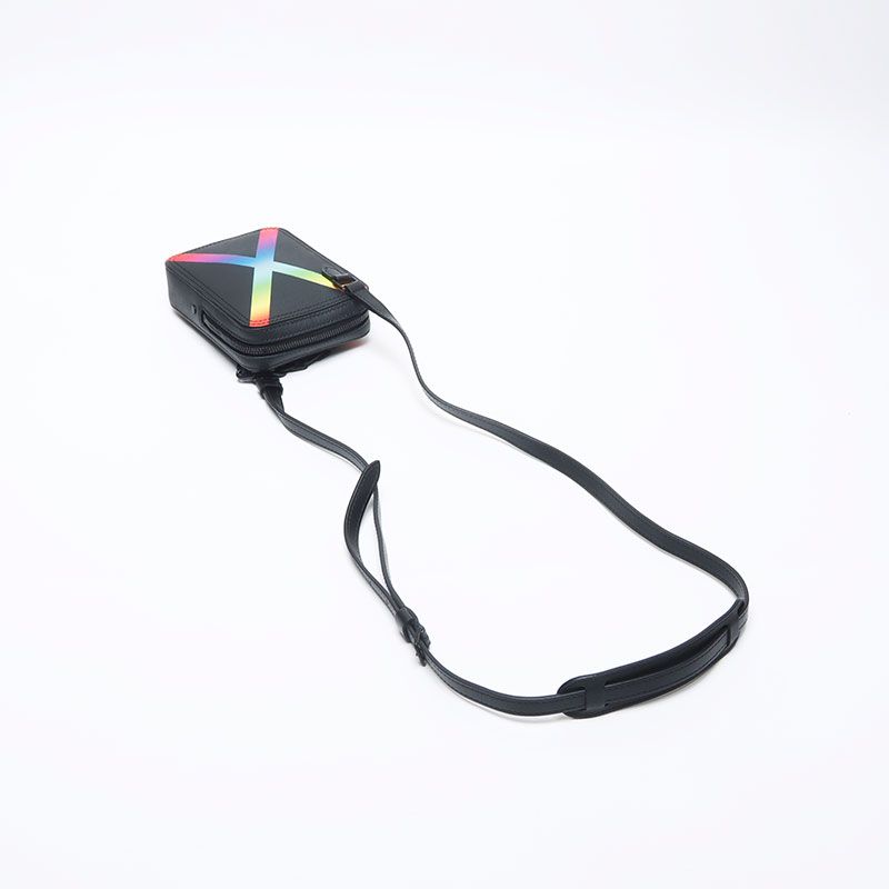Louis Vuitton Shoulder Bag Taiga Rainbow Danube — view 8