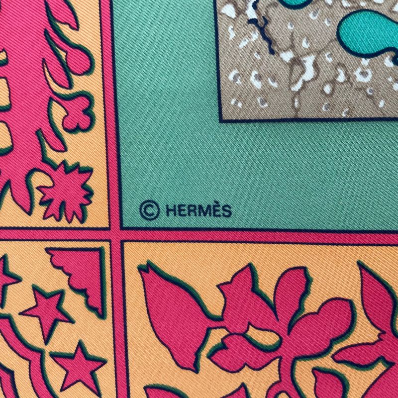 Hermes Scarf 100% Silk Early America Good Vintage Animal Pattern Green Box — view 9
