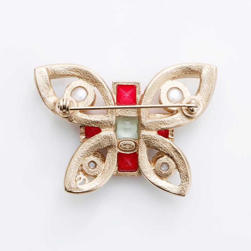 Chanel Brooch Red Gold — view 2