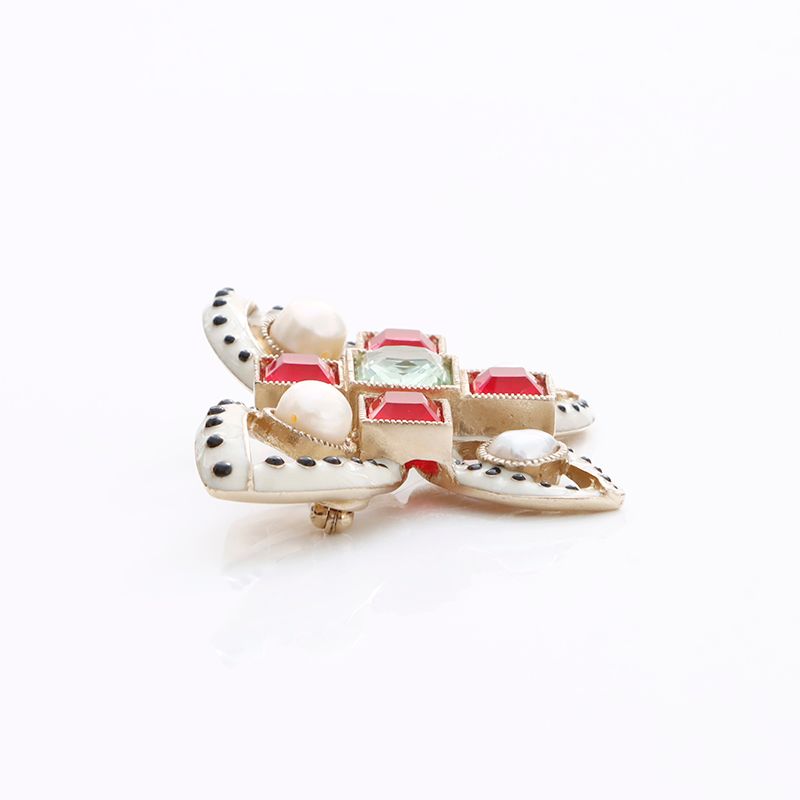 Chanel Brooch Red Gold — view 5