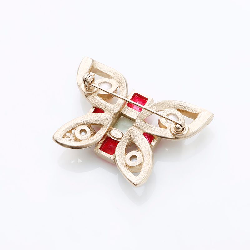 Chanel Brooch Red Gold — view 4