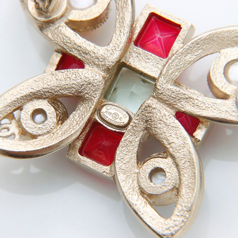 Chanel Brooch Red Gold — view 8