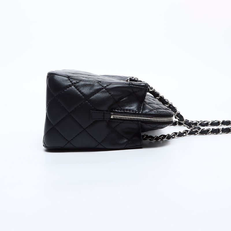 Chanel Shoulder Bag Chain Quilted — view 4