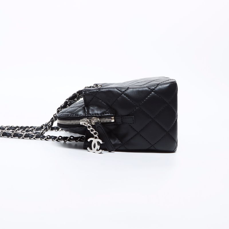 Chanel Shoulder Bag Chain Quilted — view 3