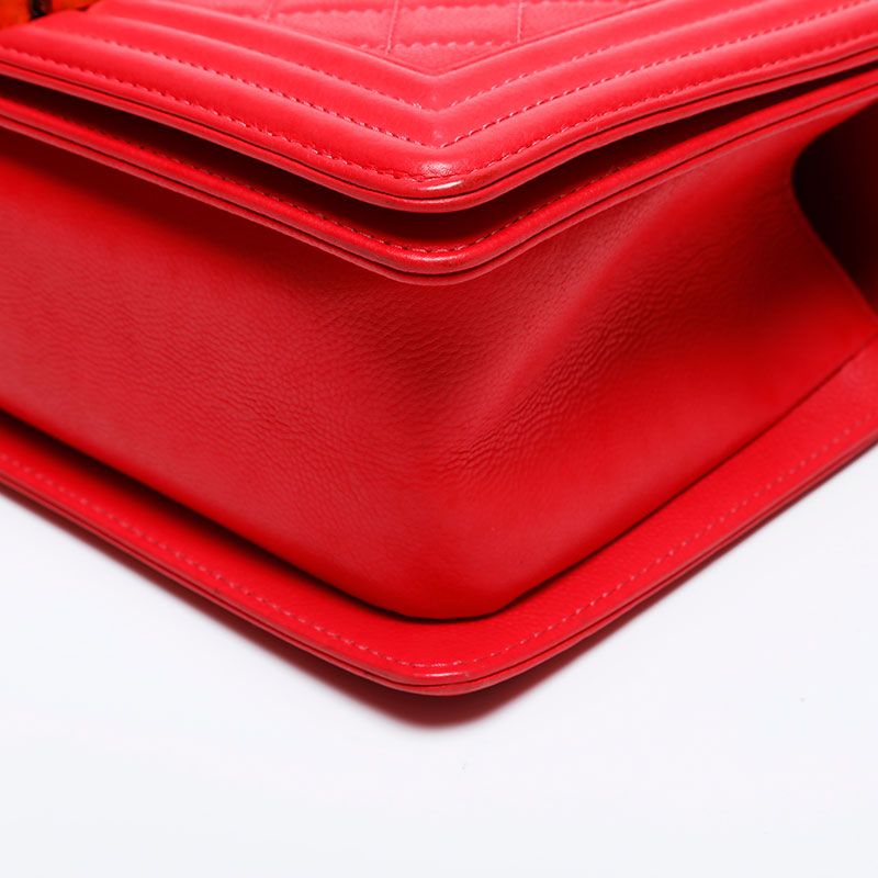 Chanel Shoulder Bag Caviar Leather Boy — view 6