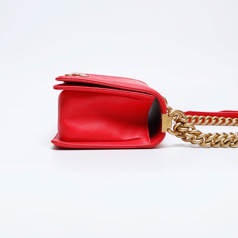 Chanel Shoulder Bag Caviar Leather Boy — view 4