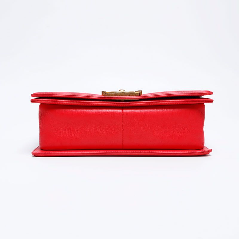 Chanel Shoulder Bag Caviar Leather Boy — view 7