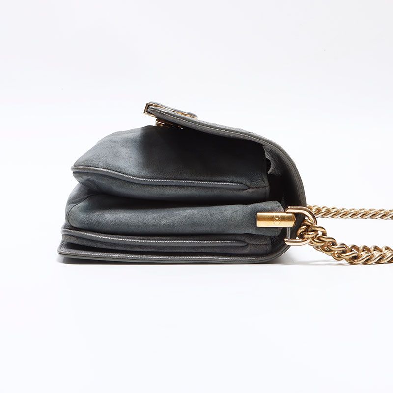 Chanel Shoulder Bag Caviar Leather Chain CC Logo — view 4