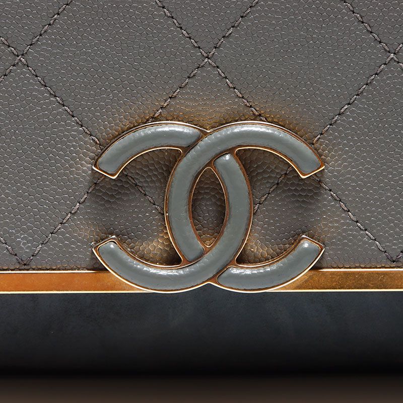 Chanel Shoulder Bag Caviar Leather Chain CC Logo — view 8