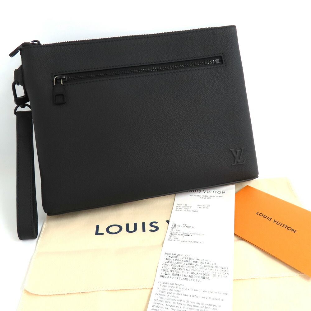 Louis Vuitton Anagram Takeoff Pouch Black — view 9