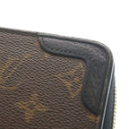 Louis Vuitton Monogram Retiro Round Zipper Long Wallet — view 5