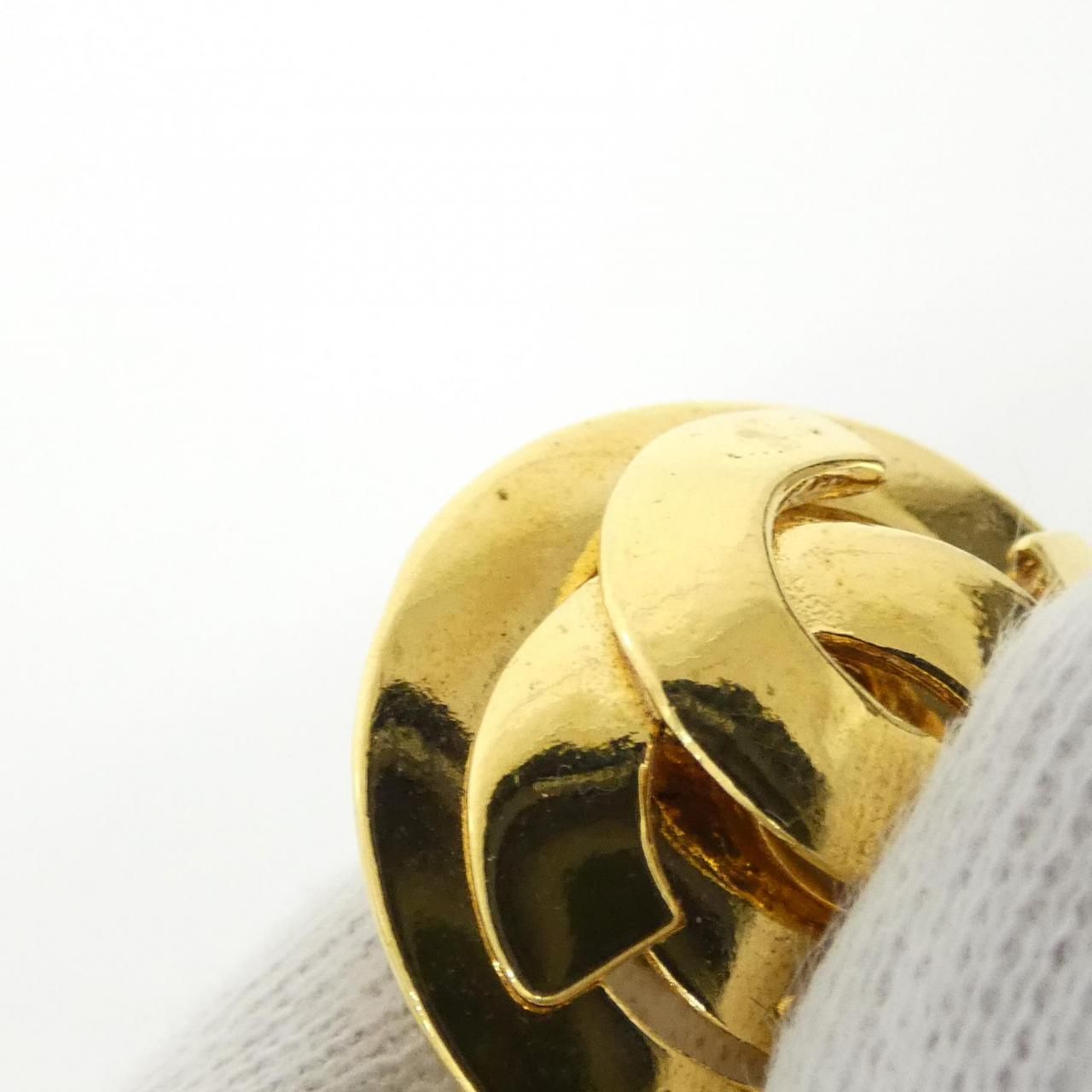 Chanel Vintage Earrings Gold — view 3