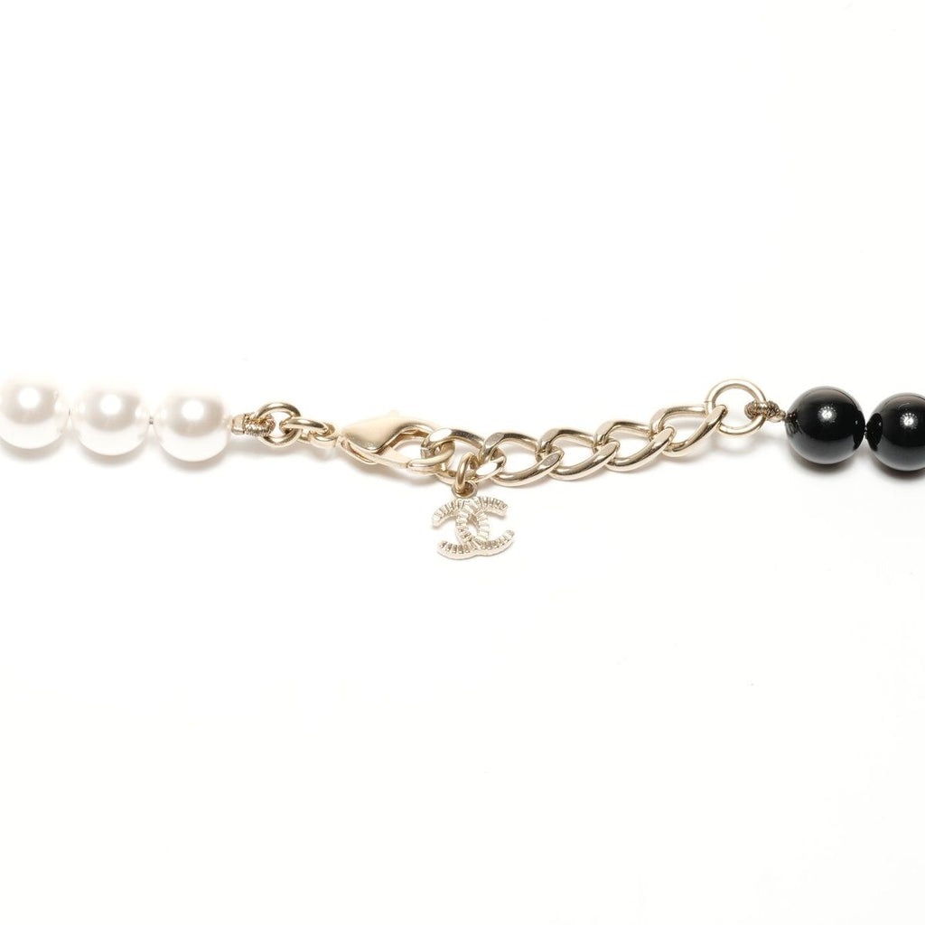 Chanel Necklace CC Logo Pearl — view 8