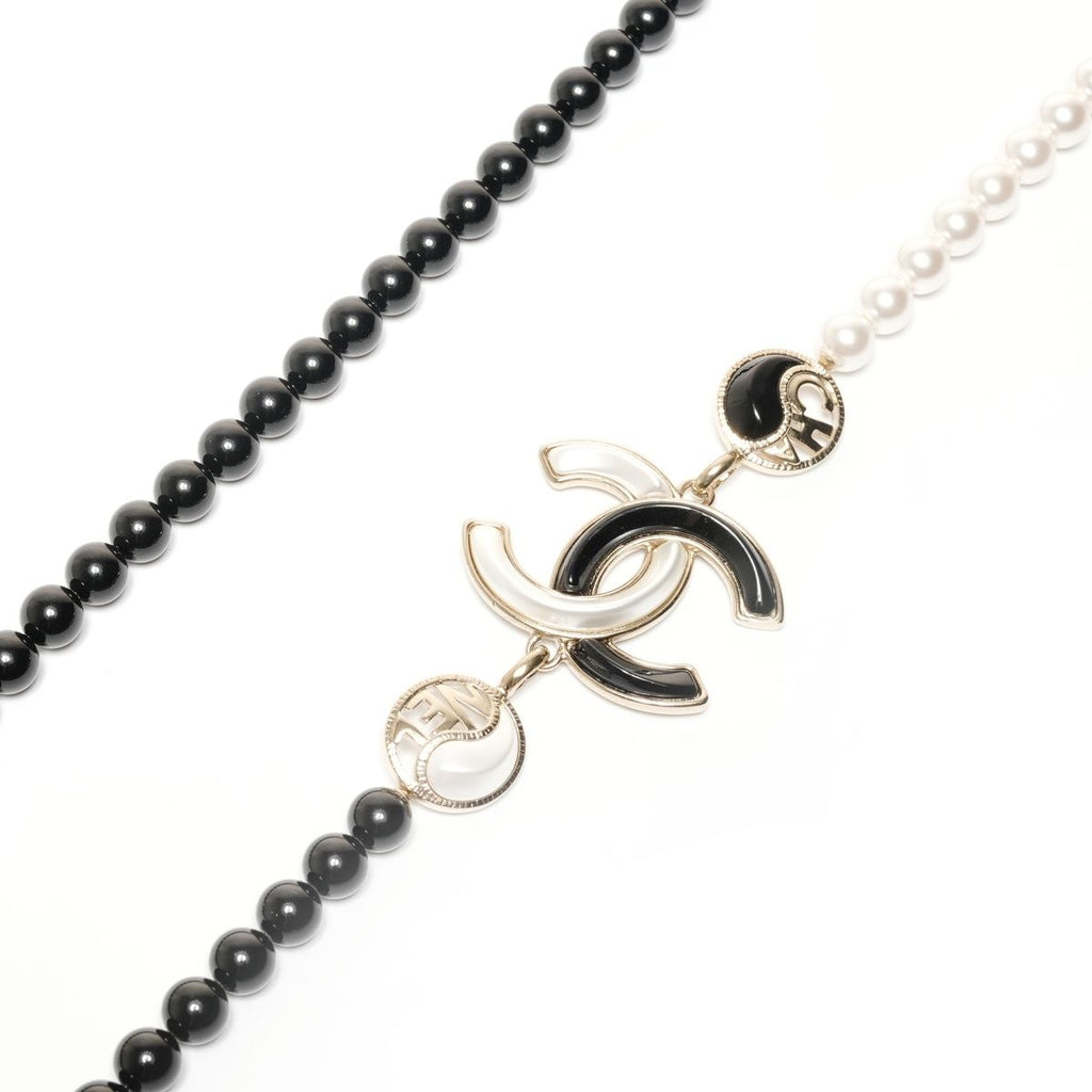 Chanel Necklace CC Logo Pearl — view 4