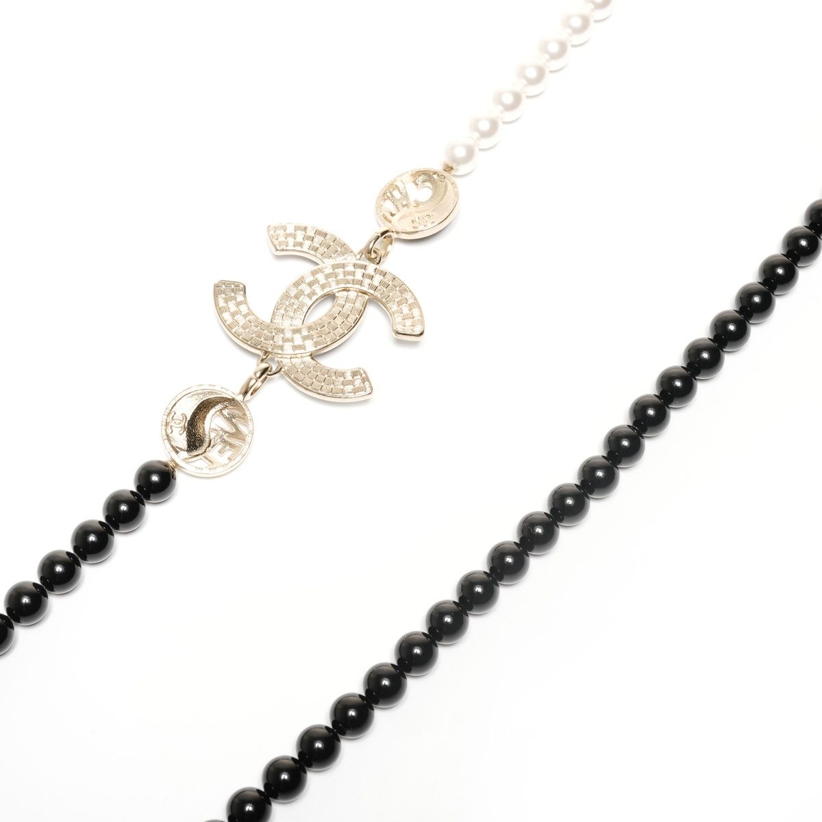 Chanel Necklace CC Logo Pearl — view 9