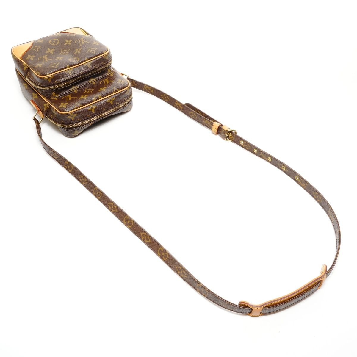 Louis Vuitton Shoulder Bag Amazon Monogram — view 8
