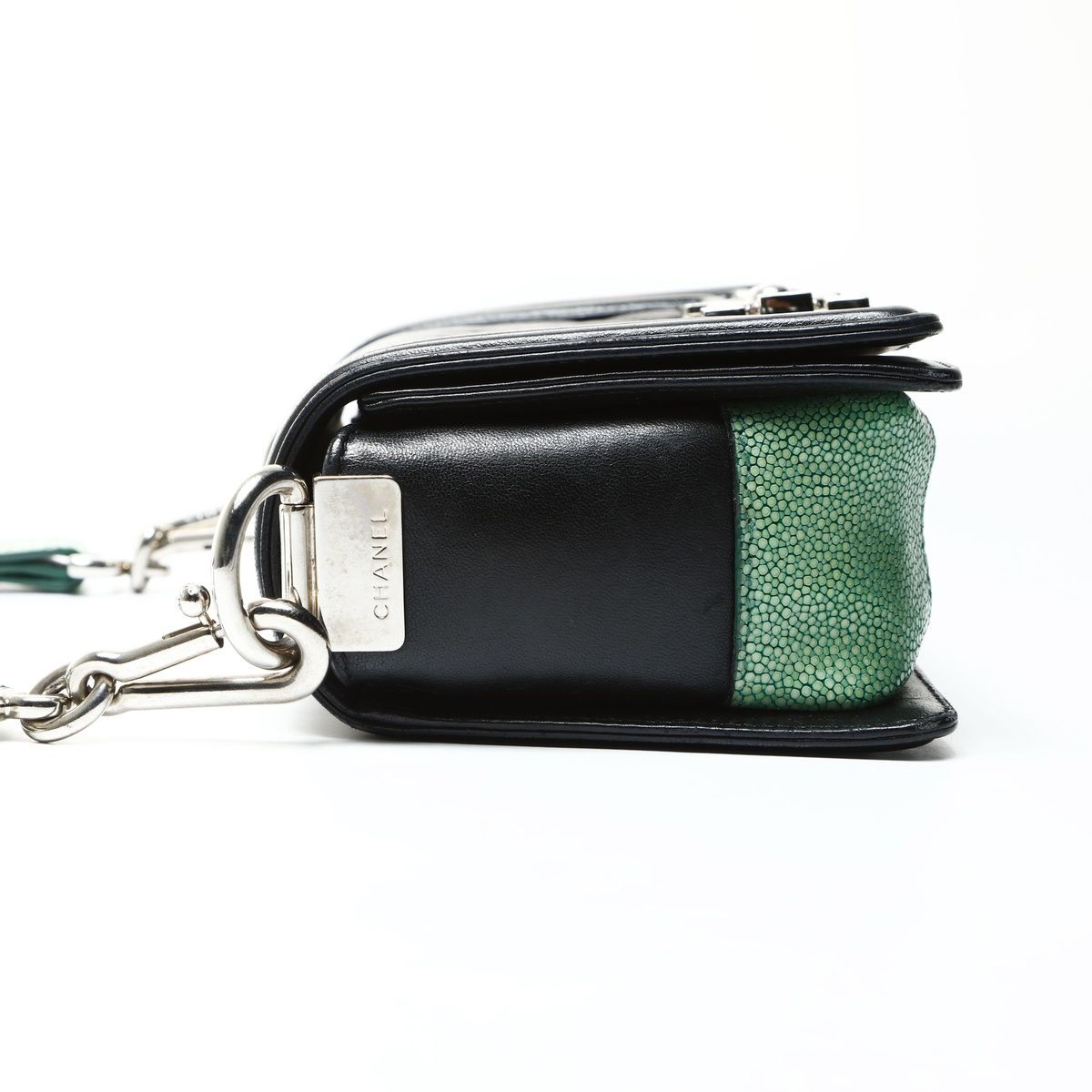 Chanel Shoulder Bag Boy Lambskin Mini Stingray — view 3