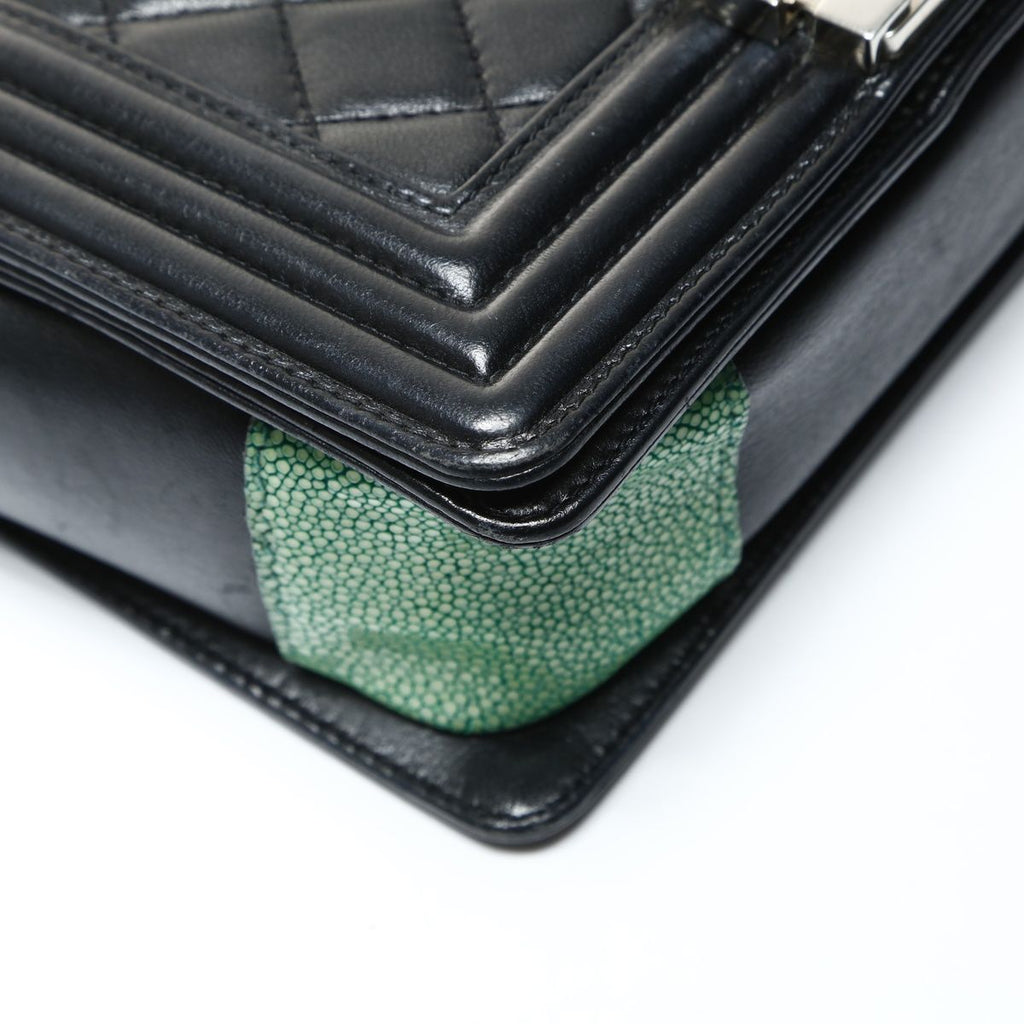Chanel Shoulder Bag Boy Lambskin Mini Stingray — view 5