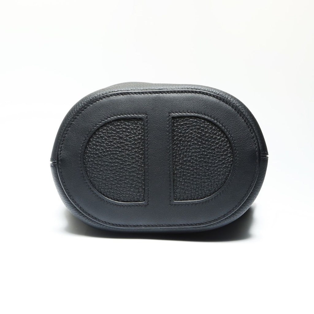Hermes Handbag in the Loop 18 — view 8