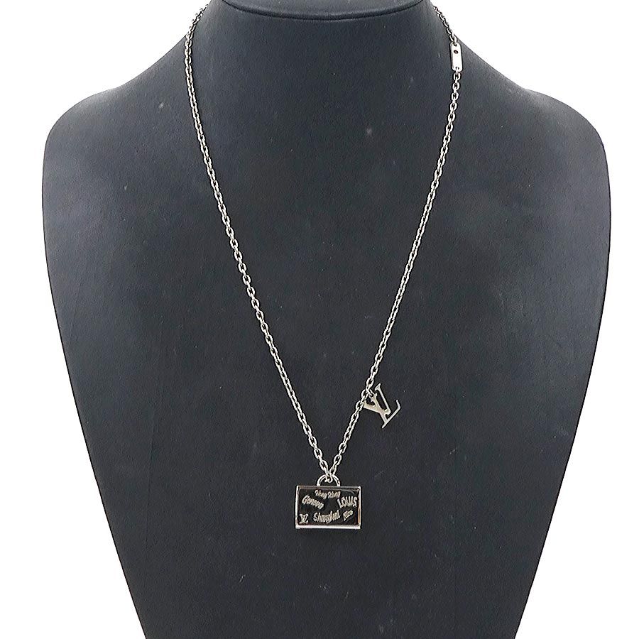 Louis Vuitton Locket Pendant Necklace Collier LV Aloha Case — view 9