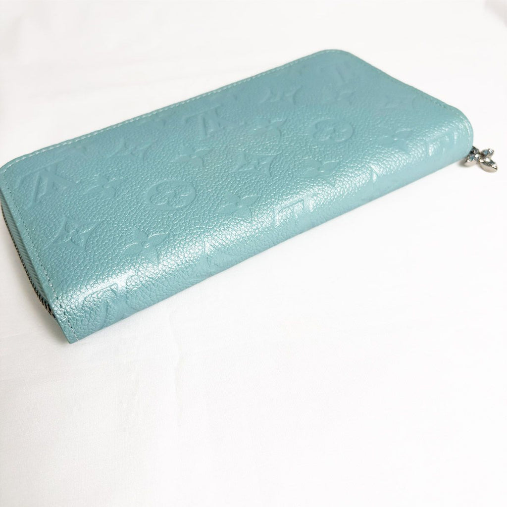 Louis Vuitton Wallet Zip Around Azur Frost Monogram — view 3