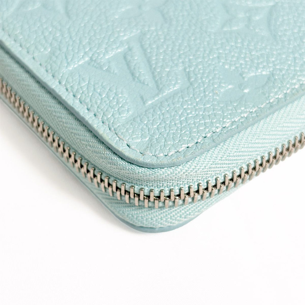 Louis Vuitton Wallet Zip Around Azur Frost Monogram — view 8