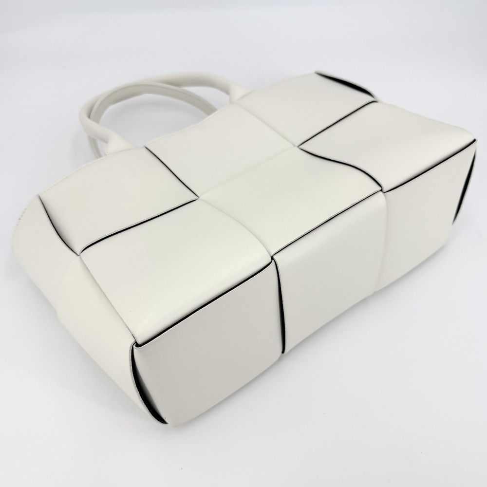 Bottega Veneta Handbag Maxi Intrecciato Small Arcotto Tote — view 3