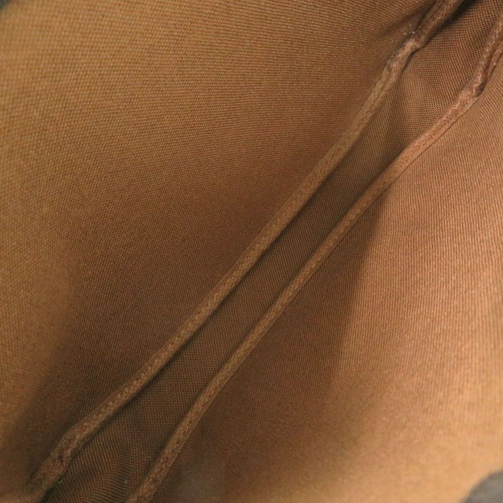 Louis Vuitton Pochette Monogram LV — view 4