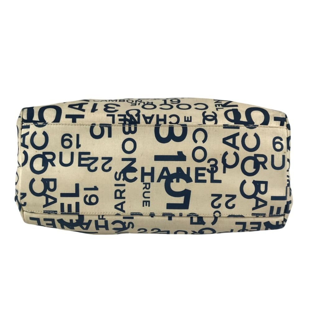 Chanel Shoulder Bag CC Logo Canvas White — view 5