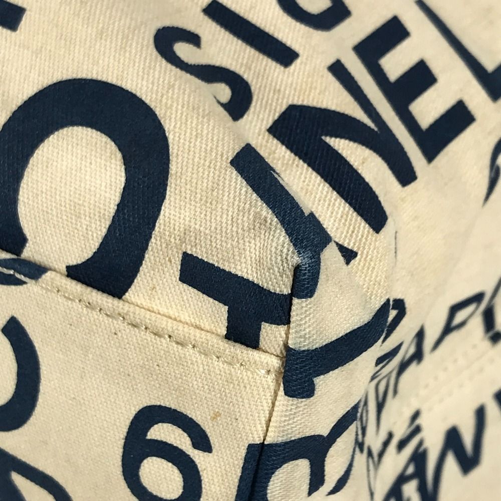 Chanel Shoulder Bag CC Logo Canvas White — view 6