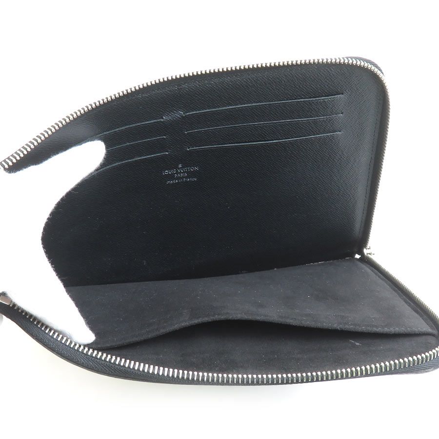Louis Vuitton Clutch Epi Leather Black — view 3