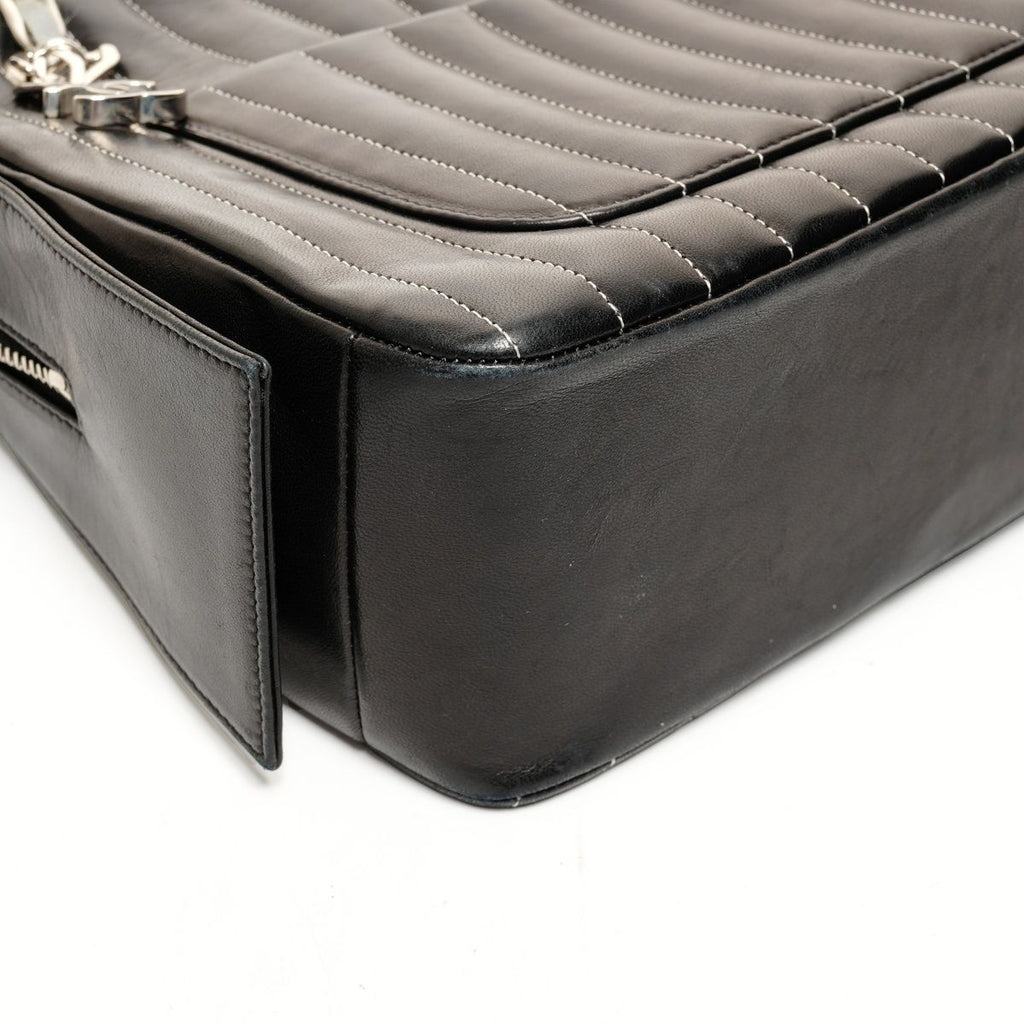 Chanel Shoulder Bag Lambskin Chain Torn Inside — view 5