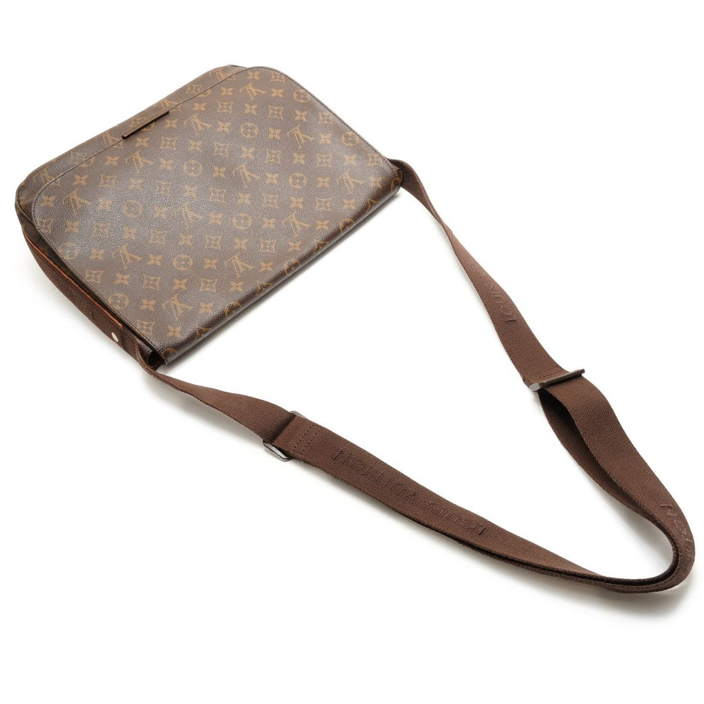 Louis Vuitton Shoulder Bag Monogram Messenger Boble MM — view 9