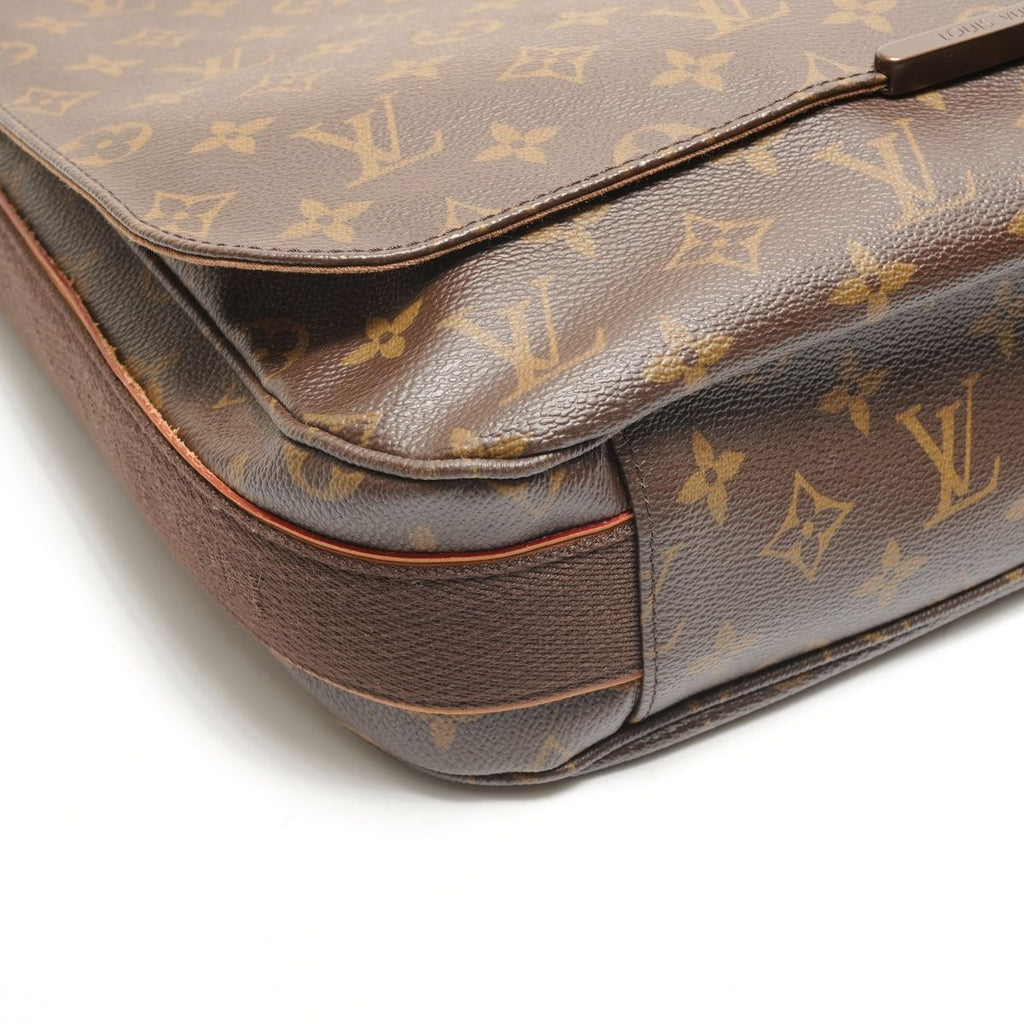 Louis Vuitton Shoulder Bag Monogram Messenger Boble MM — view 5