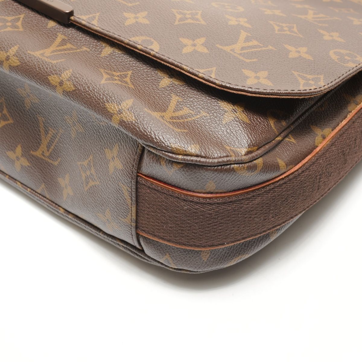 Louis Vuitton Shoulder Bag Monogram Messenger Boble MM — view 6