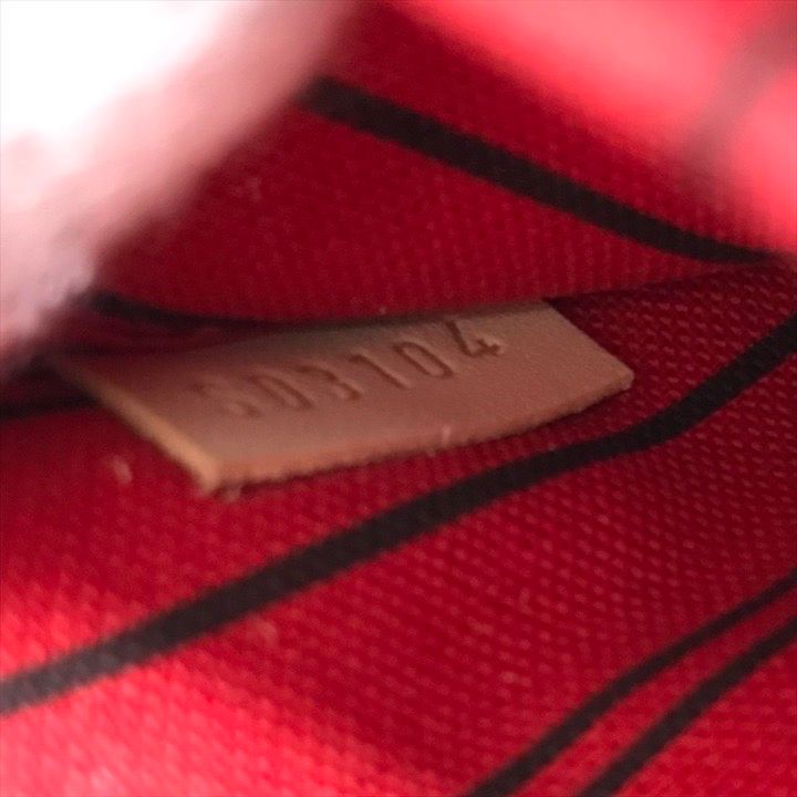 Louis Vuitton Monogram Neverfull Strap Pouch — view 9