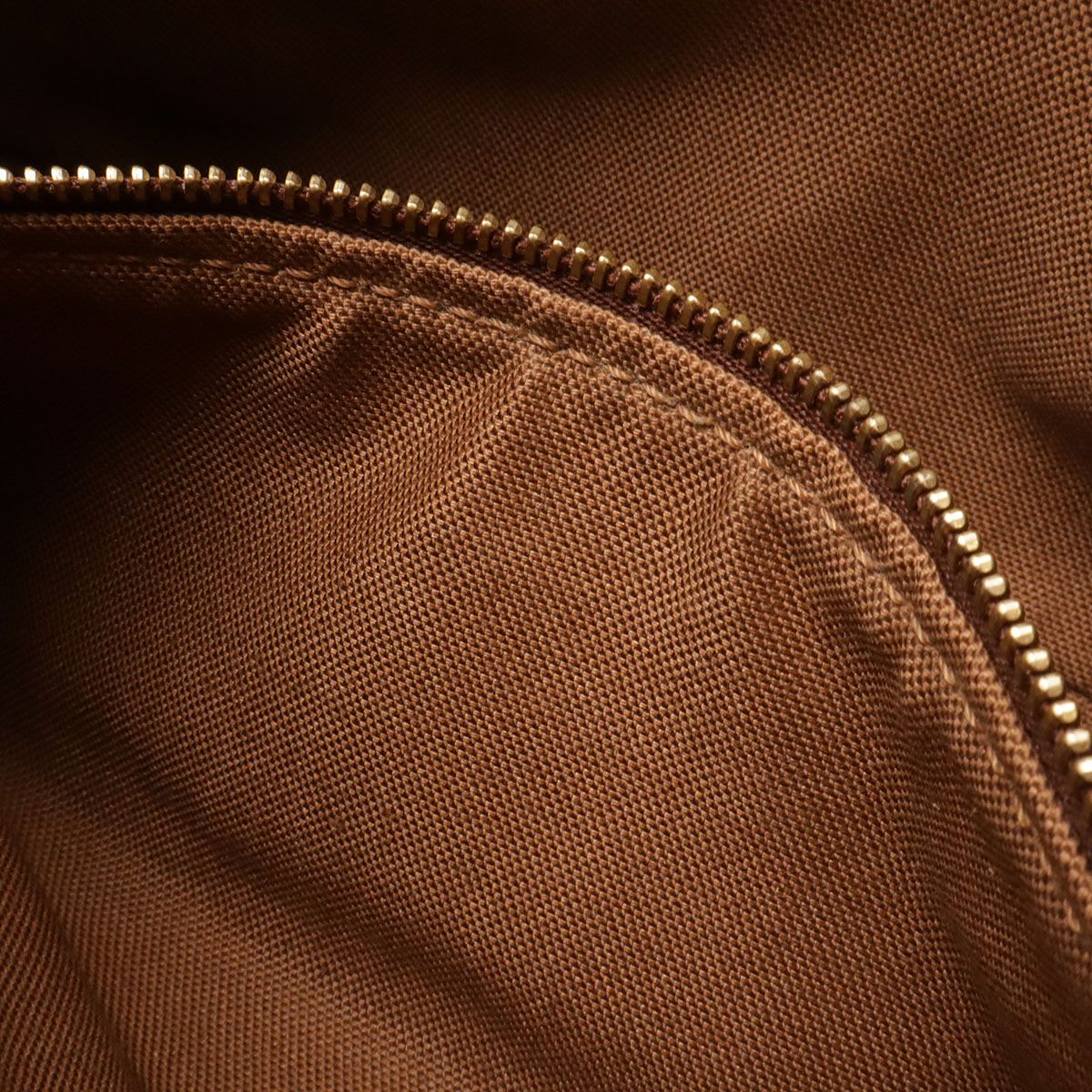 Louis Vuitton Monogram Trotteur Shoulder Bag Pochette — view 9