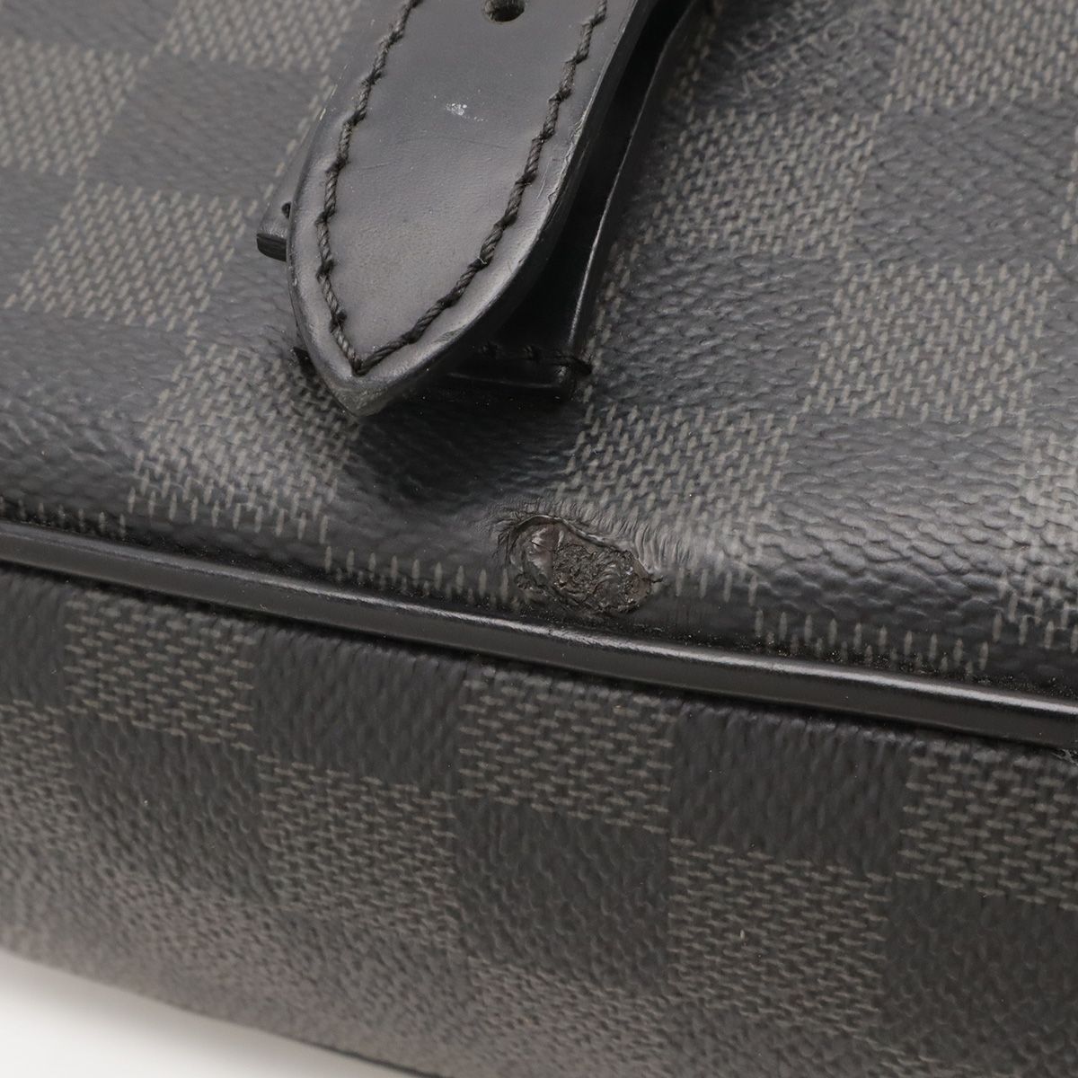 Louis Vuitton Damier Graphite Christopher Messenger Shoulder Bag — view 4