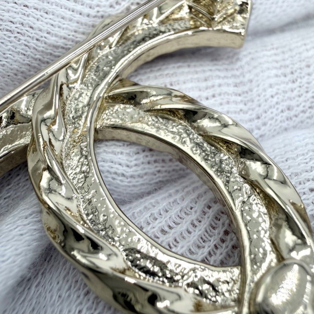 Chanel Brooch CC Logo Rhinestone Gold — view 5