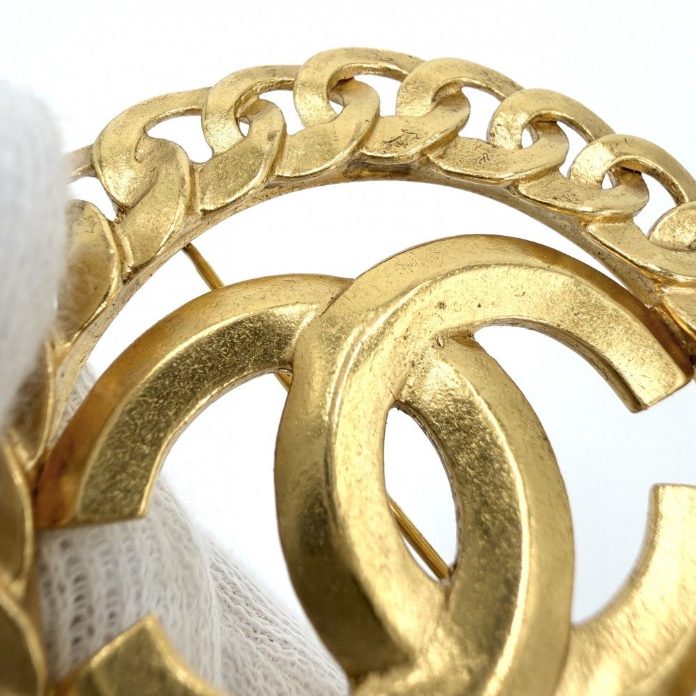 Chanel Brooch CC Logo Vintage Round Gold Plated — view 5