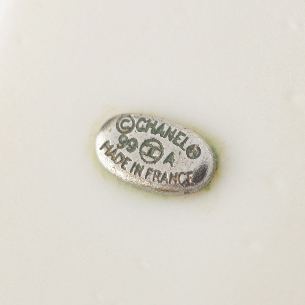 Chanel Plastic Logo Bracelet White — view 8