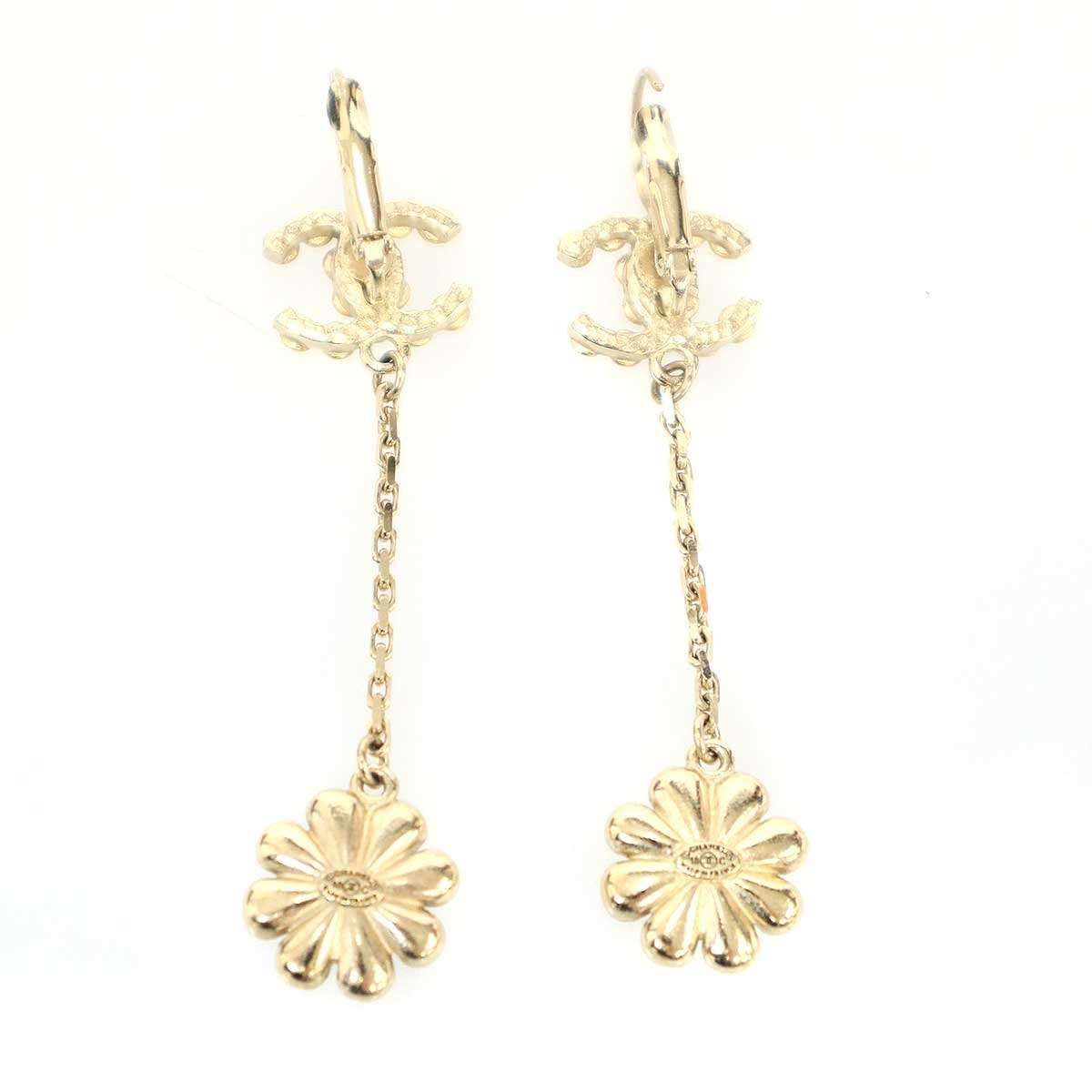 Chanel 18C Rhinestone Flower Earrings Set Gold — view 2