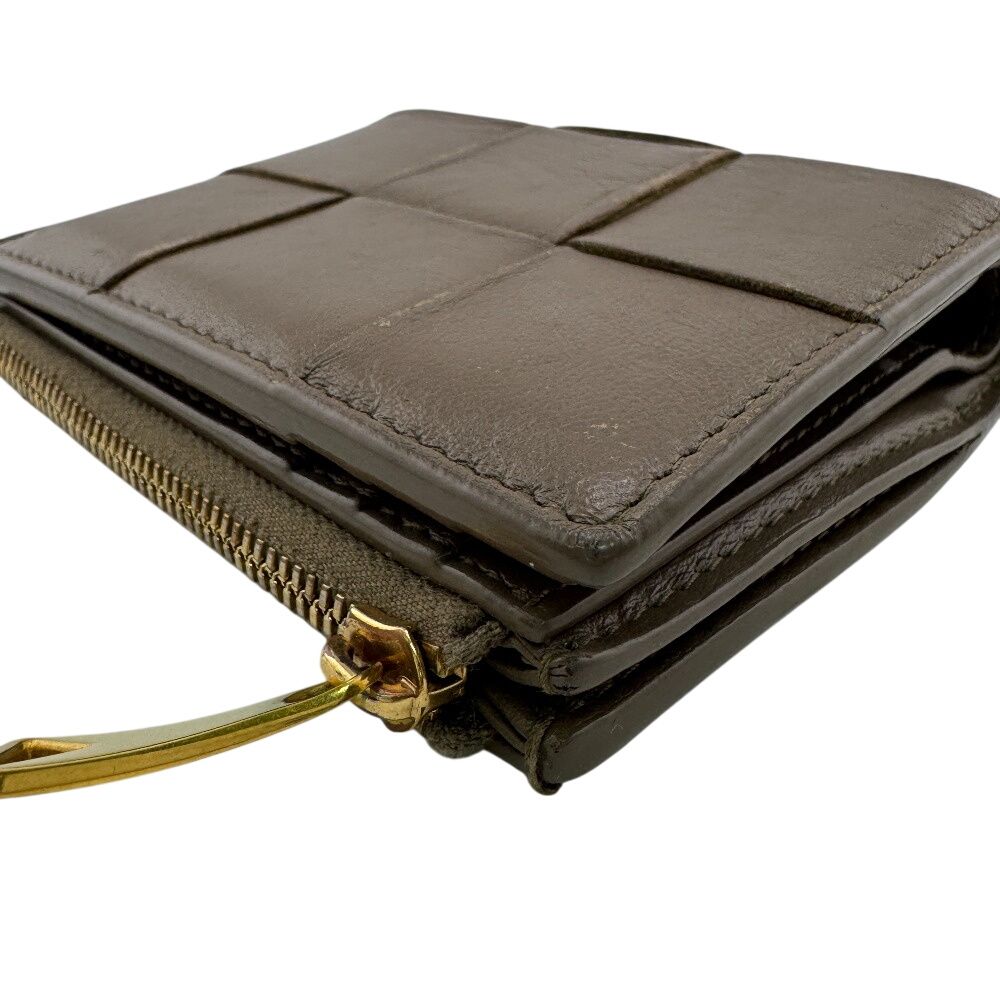 Bottega Veneta Compact Wallet Bifold Brown — view 6