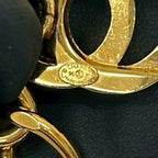 Chanel with Comment Vintage CC Logo Turnlock Motif Chain Bracelet Gold — view 2