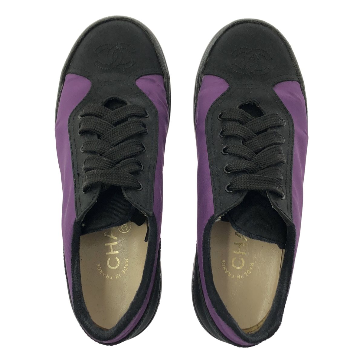 Chanel CC Logo Bicolor Low Cut Sneakers 36 Purple Black — view 4