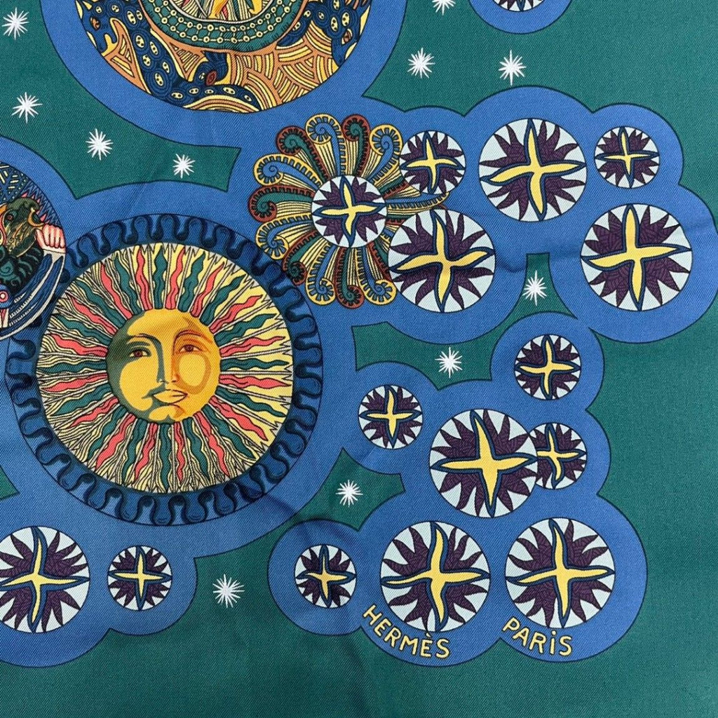 Hermes Carre 90 Scarf le Roy Soleil Sun King 100% Silk Green — view 7