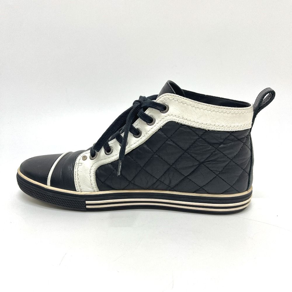Chanel Sneakers Quilted CC Logo Bicolor Leather Black — view 6