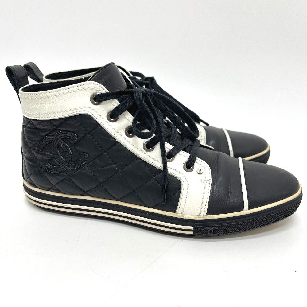 Chanel Sneakers Quilted CC Logo Bicolor Leather Black — view 3